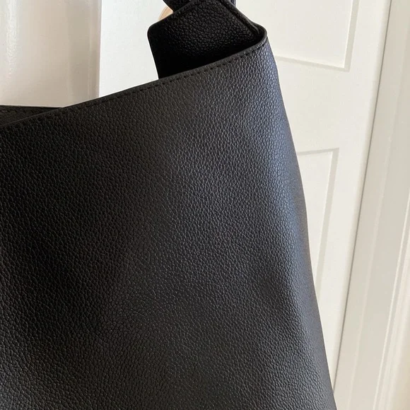 Anthropologie Slouchy Faux-Leather Tote NWOT Black Gold Knob - Picture 10 of 11